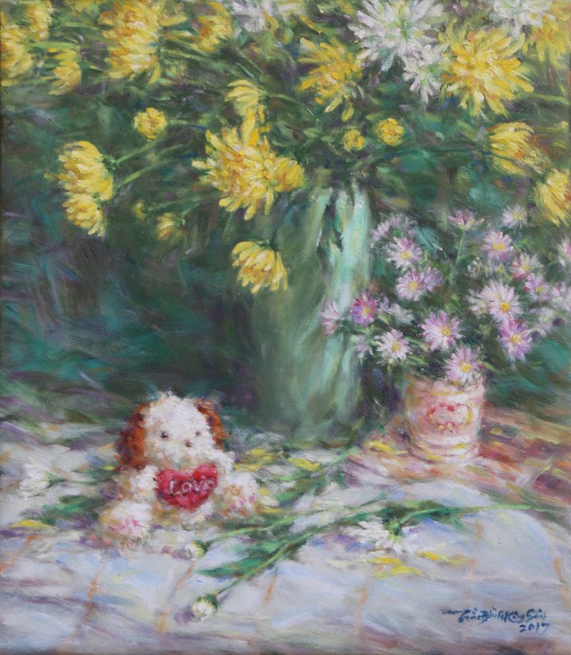 Still-life of daisies and a small teddy dog. Jul. 2017.